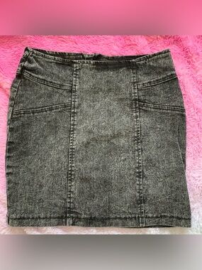 Women's Gray and Black Acid-Wash Denim Skirt